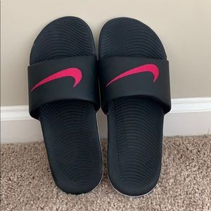Nike women’s slides, black, size 7